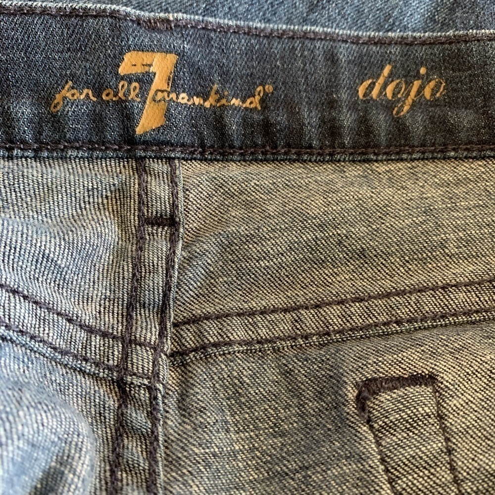7 For All Mankind Cropped Dojos Size 29 - Picture 6 of 8